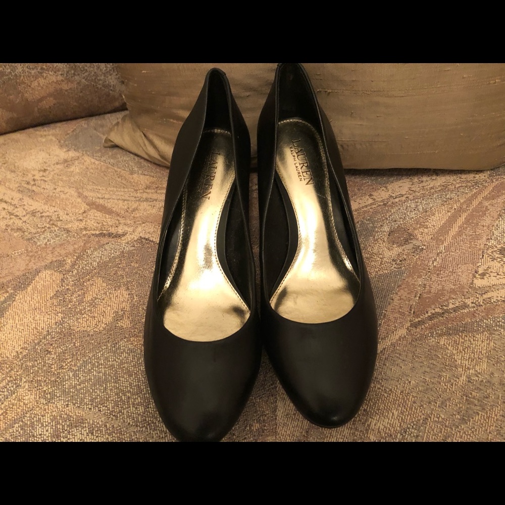 Black Pumps - image 1